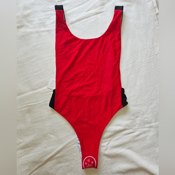 Classic Marble-Print One-Piece Swimsuit - White/Black - Picture 7 of 8